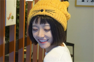 上海品茶工作室：The clock chime at midnight, the first rays of the sun洒向 Shanghai's backyard garden